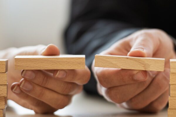 Tussentijds beëindigen arbeidsovereenkomst voor bepaalde tijd